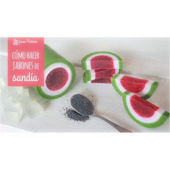 Kit zur Herstellung von Wassermelonenseife im Lieferumfang enthalten.