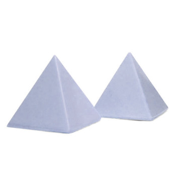 2 kleine Pyramiden Silikon 4,5x4,5 cm Form zur Herstelung von Kerzen.