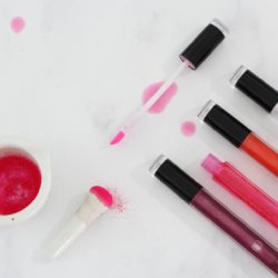 All-Inclusive-Kit zur Herstellung von hausgemachtem Lipgloss. Einfach und schnell!